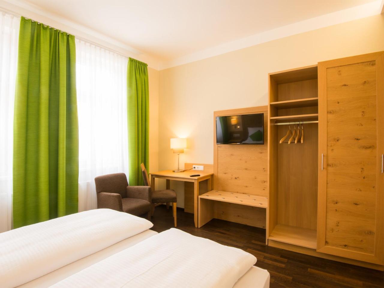 Hotel Brauereigasthof Amberger Kosching Esterno foto