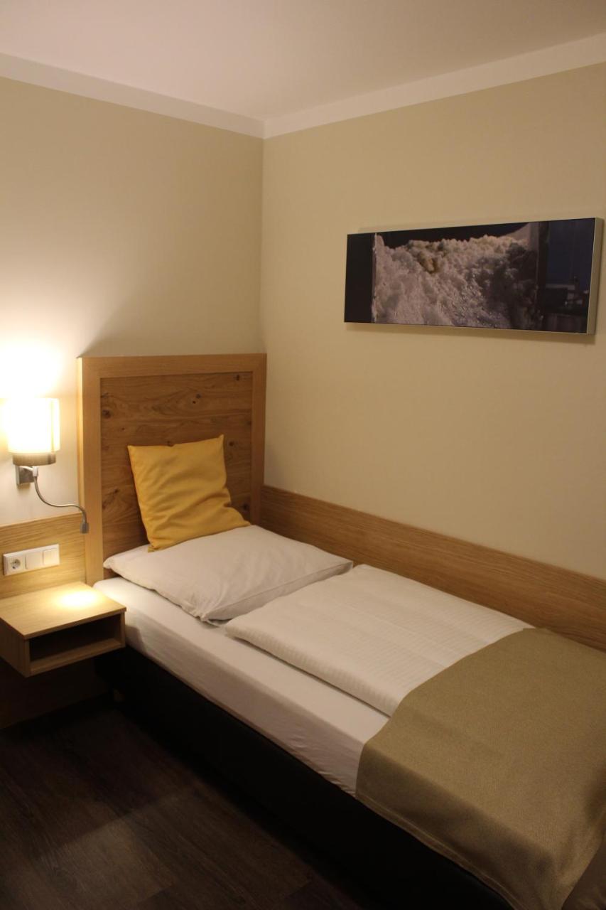 Hotel Brauereigasthof Amberger Kosching Esterno foto